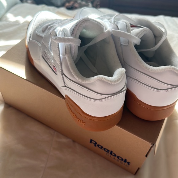 REEBOK CLASSICS - Picture 3 of 7